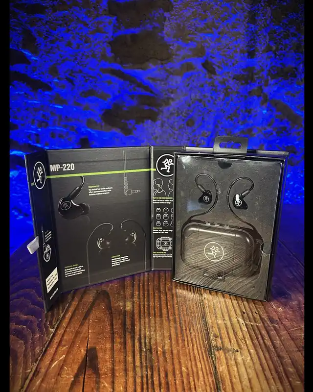 Mackie MP-220 MP Series Dual Dynamic Driver In-Ear Monitors *USED* Popular