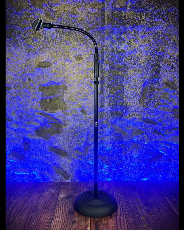 Modern On-Stage Round Base Mic Stand *USED*
