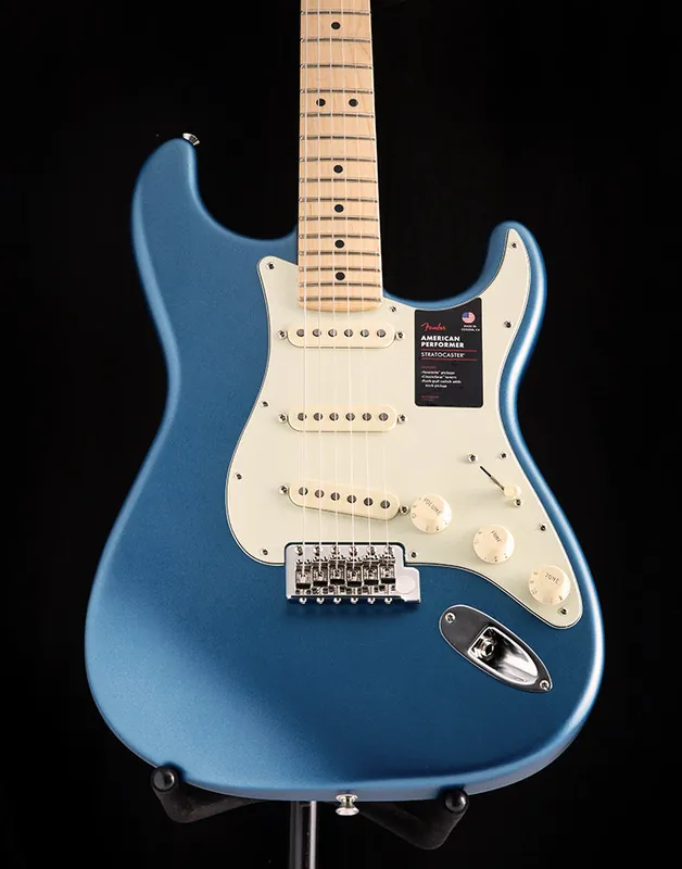 Markdown Fender American Performer Stratocaster Satin Lake Placid Blue