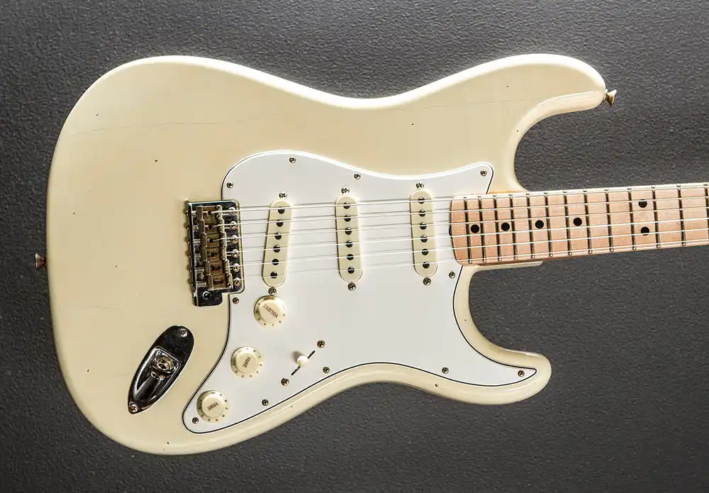 Fan Favorite Used Limited Edition 1969 Journeyman Relic Strat '24– Dave's Guitar Shop