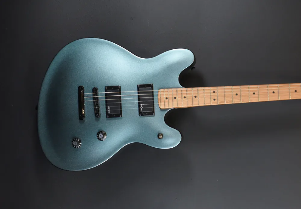 Used Contemporary Active Starcaster '22– Dave's Guitar Shop Wholesale