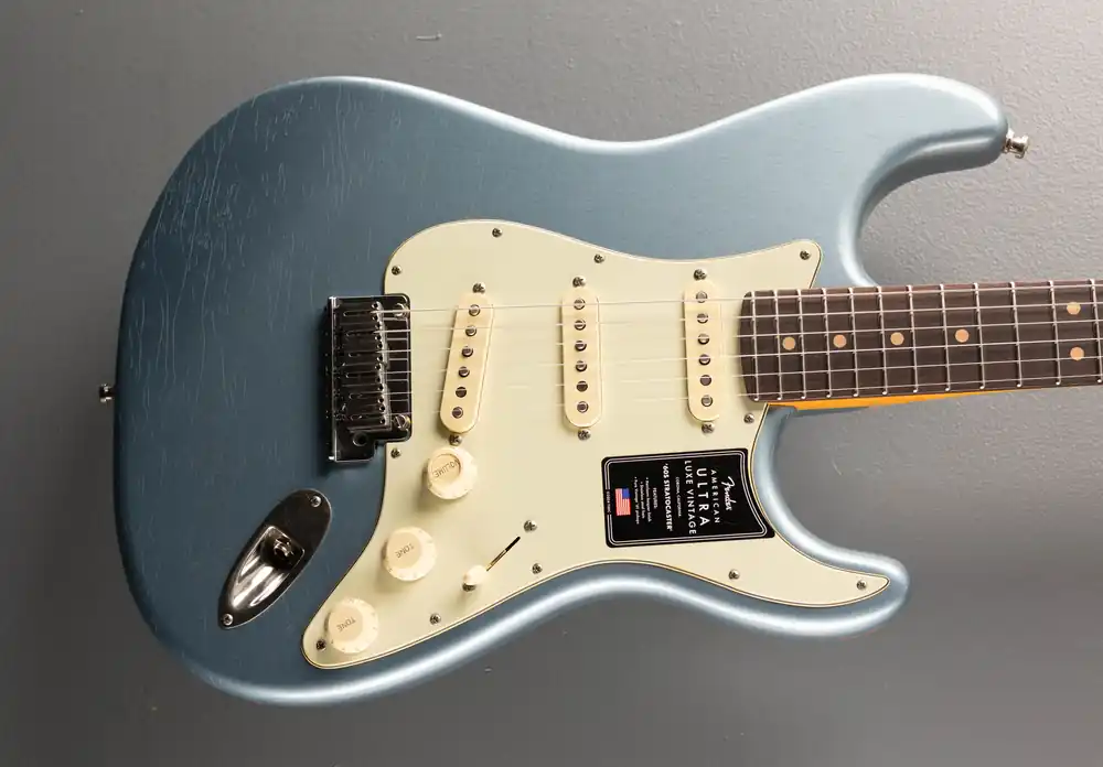 Fast Shipping American Ultra Luxe Vintage '60s Stratocaster - Ice Blue Metallic– Dave's Guitar Shop