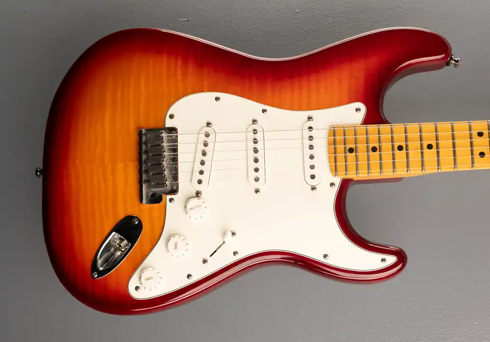 Holiday Sale USED Special Edition American Stratocaster, '00– Dave's Guitar Shop