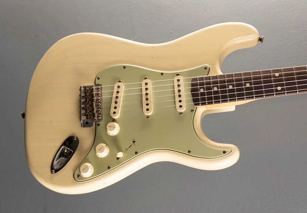 High Quality 1960 Journeyman Relic Stratocaster - Vintage Blonde– Dave's Guitar Shop