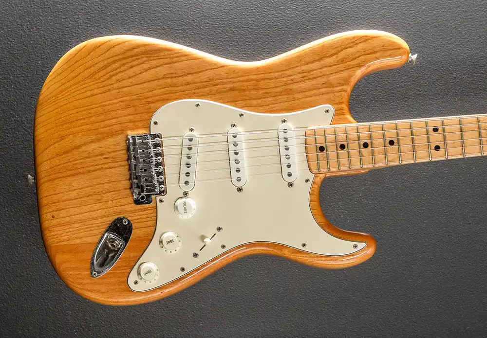 Sale Used Strat '73– Dave's Guitar Shop