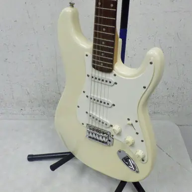 Limited Time Used Squier SQUIER STRAT S Type Electric Guitar White 6-String