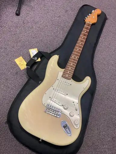 Instant Buy Used Fender STRATOCASTER MIM 1994 S Type Electric Guitar White 6-String