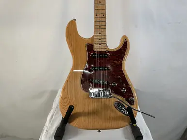 Editor’s Pick Used G&L S-500 NATURAL S Type Electric Guitar Natural 6-String