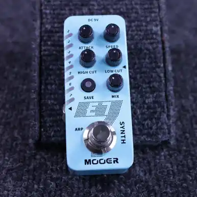 Used Mooer E7 SYNTH Synthesizer Pedal Exclusive Offer