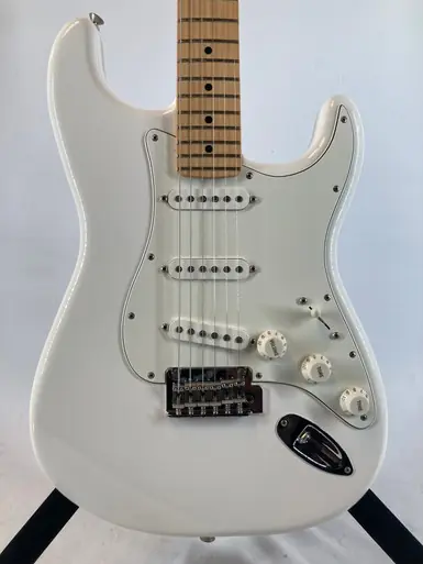 Used Fender 2023 Player Stratocaster w/Maple neck Final Sale