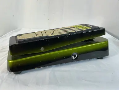 Used Dunlop KIRK HAMMETT CRY BABY Wah Pedal Super Sale