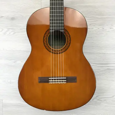 Editor’s Pick Used Yamaha C40 CLASSICAL Laminate Top Acoustic Guitar Amber