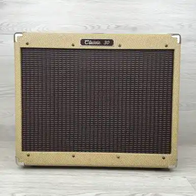Used Peavey CLASSIC 30 TUBE COMBO AMP 1 x 12 Tube Combo Amplifier 1 x 12 Limited Edition