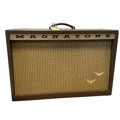 Super Sale Used Magnatone TWILIGHT STEREO 212 W/FTSW 2 x 12 Tube Combo Amplifier 2 x 12