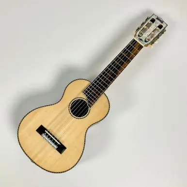 Used Mahalo MP5 GUITARLELE W/PICKUP Viral