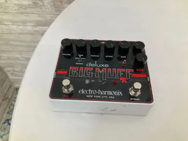 Used Electro Harmonix (E/H) BIG MUFF DELUXE Fuzz Pedal Viral