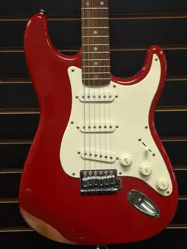 High Quality Used Squier AFFINITY STRAT Electric Guitar Red 6-String