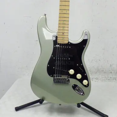 Deal Used Fender 06 AMERICAN DELUXE STRAT S Type Electric Guitar Green 6-String