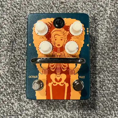 Used ORANGE FUR COAT FUZZ Guitar Pedal Viral