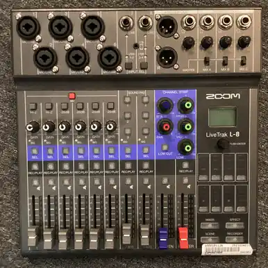Flash Sale Used Zoom L-8 Compact Mixer