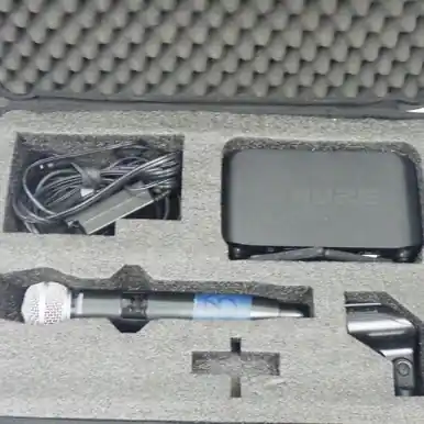 Markdown Used Shure GLXD4 WITH SM58 Wireless Microphone