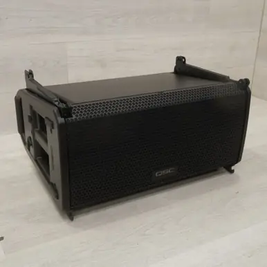Used QSC LA108 Active Line Array Full Range Speaker Cabinet Viral