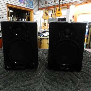 Used Behringer MEDIA 40 USB Powered Studio Monitor Premium
