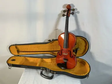 Used Suzuki 3/4 ANTONIUS STRADIVARIUS COPY NO 8 Violin 3/4 Size Get Yours