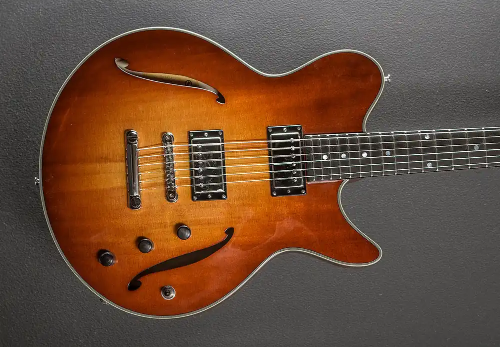 Romeo '24– Dave's Guitar Shop Grab Now
