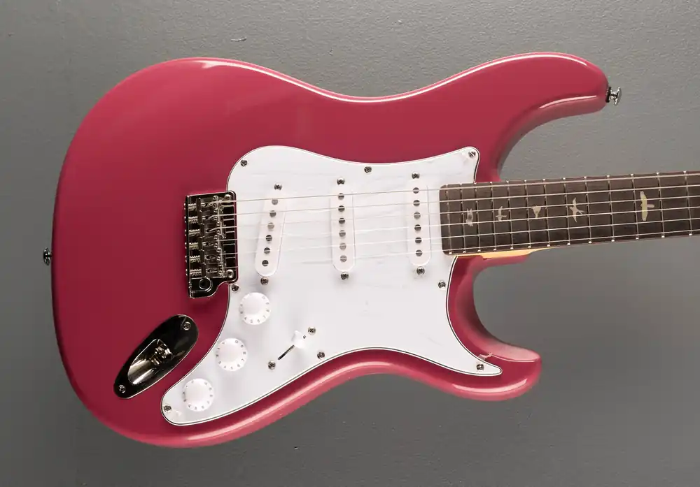 Fan Favorite SE Silver Sky Rosewood '22– Dave's Guitar Shop