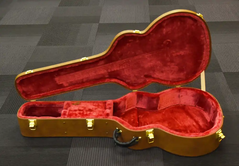 Special Offer J-200 Original Case, Recent– Dave's Guitar Shop