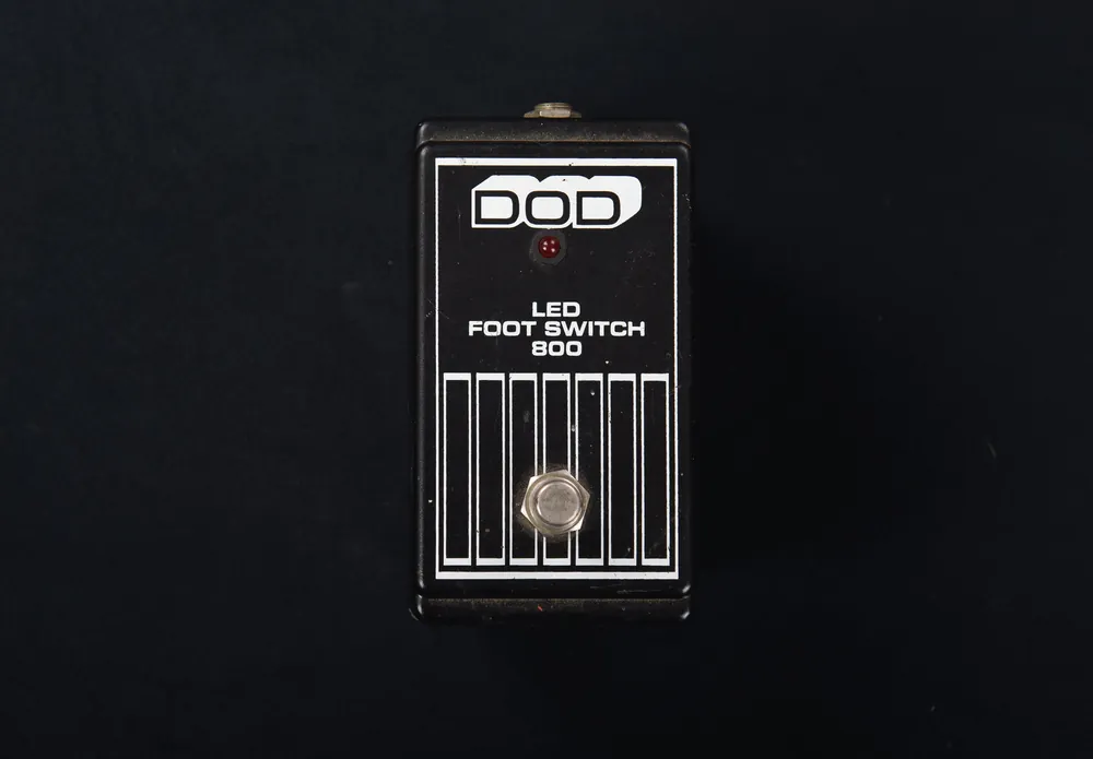 Place Order LED Foot Switch 800 '90s– Dave's Guitar Shop