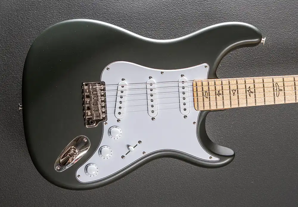 Special Discount John Mayer Silver Sky w/Maple '23– Dave's Guitar Shop